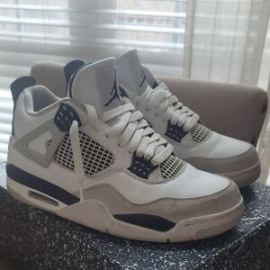 Jordan Air 4 Retro Military Black Sneakers